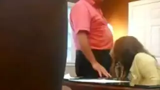 تليميذة ومدير