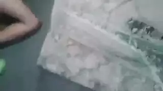 شرموطة تمحن نفسها