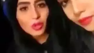 عاهرات عراقيات قذرات في جنس شرجي عنيف وقذف على الوجه