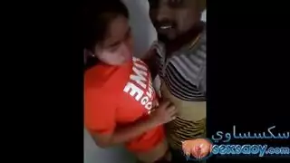 تركيز على المؤخرة الكبيرة: تصوير إباحي في الاستوديو