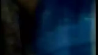 امرأة ناضجة كبيرة الصدر تركب شابًا مصريًا