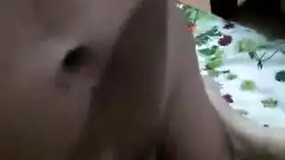 زوجة هندية ساخنة وديوث: كريمة مباشرة على الكاميرا