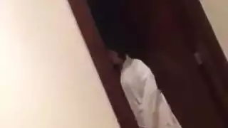 أم جنوب آسيوية جذابة تُنادى بعمق في جميع الفتحات