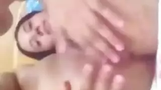 نجمت البورنو مريم مكرم تخترق كسها المبلل بلعبة