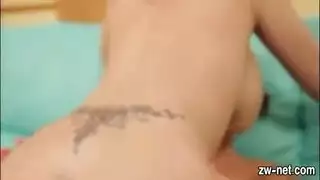 مراهقة مصرية جامحة تمتلئ بالسائل المنوي في فيلم إباحي