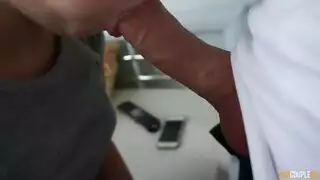 شرموطه بتحب مص الزبر الكبير وبلع اللبن