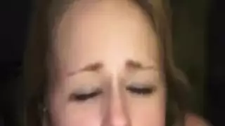 سكس يدوي هاردكور وحمل ثقيل على وجهها