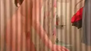 فتاة تنضيف بيت مثير