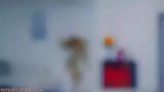 أنا وخطيبتي وعاملة المساج السيكسية