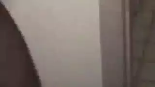 كلب يفتح كسا
