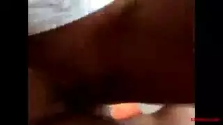 عاري الصدر بوف في سن المراهقة الكلبة