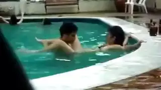 سكس مع وضع سدادة في الطيز