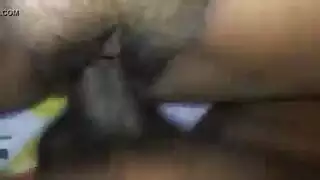 خشن وعميق: زب ضخم يمزق الكس في مشهد نيك متطرف