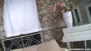 الشقراء فوق الزب الغليظ تتناك و تمنح احلى لذة