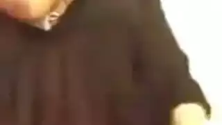 مشهد عربي ساخن 2019: فتاة نقاب تظهر ثدييها قبل جماع متوحش