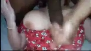 عربية عاهرة تُدك بزب أسود عملاق