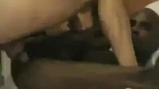 عشيق بوت أسود بصاصة