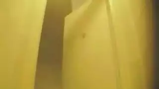 خول يلبس كلوت امه و تنيكه