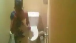 فيلم للكبار عربي: كشف جلسة نيك سرية في مرحاض