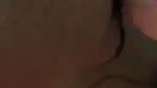 ينيك من اجل اعطائها سياره لذهاب للشاطئ