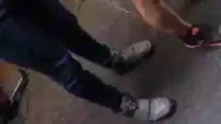 تدليك متعرق في الصالة ينتهي بوضعية كلابية خشنة