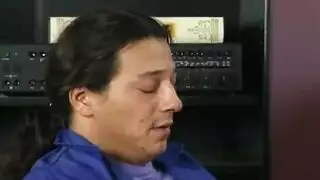 أم وقحة تعرض نفسها للجنس العام