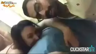 زوج مسترقب يصور زوجته في جنس شرجي عنيف