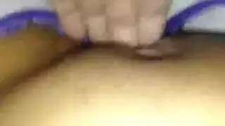 بنت شرموط مصريه تلعب ف كسها وتتكلم ف الفون