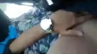 صديقة ساذجة تتعلم مداعبة نفسها مع رجلها