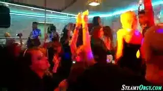 العائلات القديمة المحرمة إكس إكس إكس