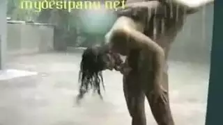 مراهقة صغيرة الحجم مع باقة إباحية كاملة