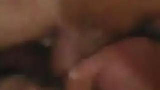 مراهقة معا اختها