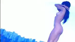 شهوة لا تنتهي لثدييها ومؤخرتها المثالية