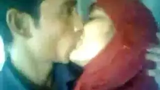 بوس واحضان جميلات