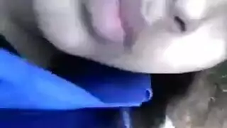 بنات الجامعيات في المدرسه