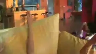 أم يهودية مثيرة تبتلع كل قذفة