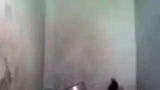 متحمس لبث أفلام إباحية