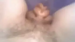 الترجمة: الهواة شعر كثيف في حوض الاستحمام