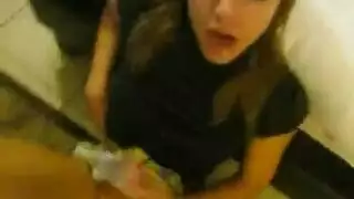 الديك الأسود خداع الكرة لعق