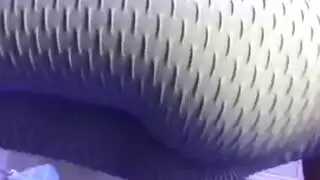 ديك كبيرة و سميكة عالقة في هذا الحمار الصغيرة