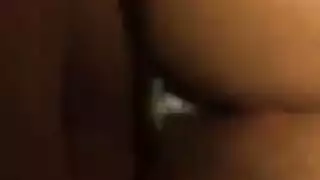 ممارسة جنس جماعي عند الجارة: أبيجيل ماك محاطة بقضبان سوداء