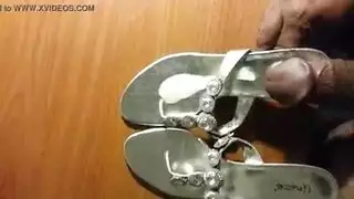 صنم نافذة او شباك حذاء