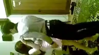 تحرش طيز ويسخنها نيك