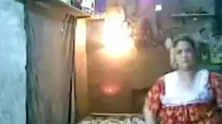 سكسي نيك ربة منزل تأخذ زب صلب