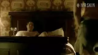 هايلي جي تأخذ قضيبًا صلبًا بعمق في بورن رعاة البقر المكثف