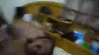 شريطة سمينة تمارس العادة السرية