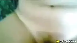 تسجيل عربي منزلي: شاب يصور نفسه وهو يملأ كس حبيبته السابقة بالسائل المنوي