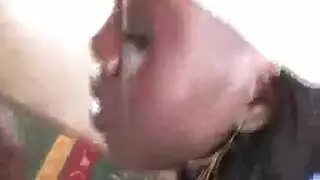 حفلة نكاح في الفندق: الخادمة تخدم كل سائح