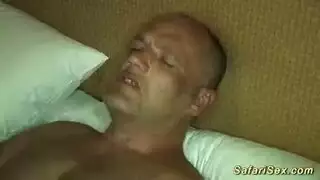 مراهقة تتحمل جنس شرجي صعب