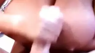 مراهق مفلس يحصل على خدمة جنسية من زوجة أبيه